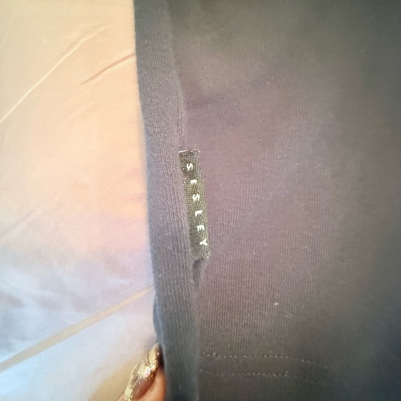 Sisley Black/Red Logo front Long Sleeve Top Size Large MSRP $195 - Picture 6 of 9